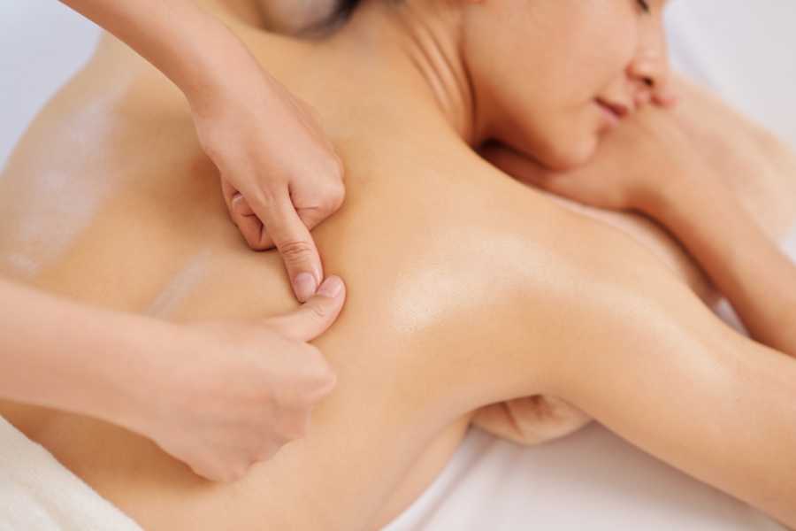 masaje espalda Terapia de pareja bioenergética